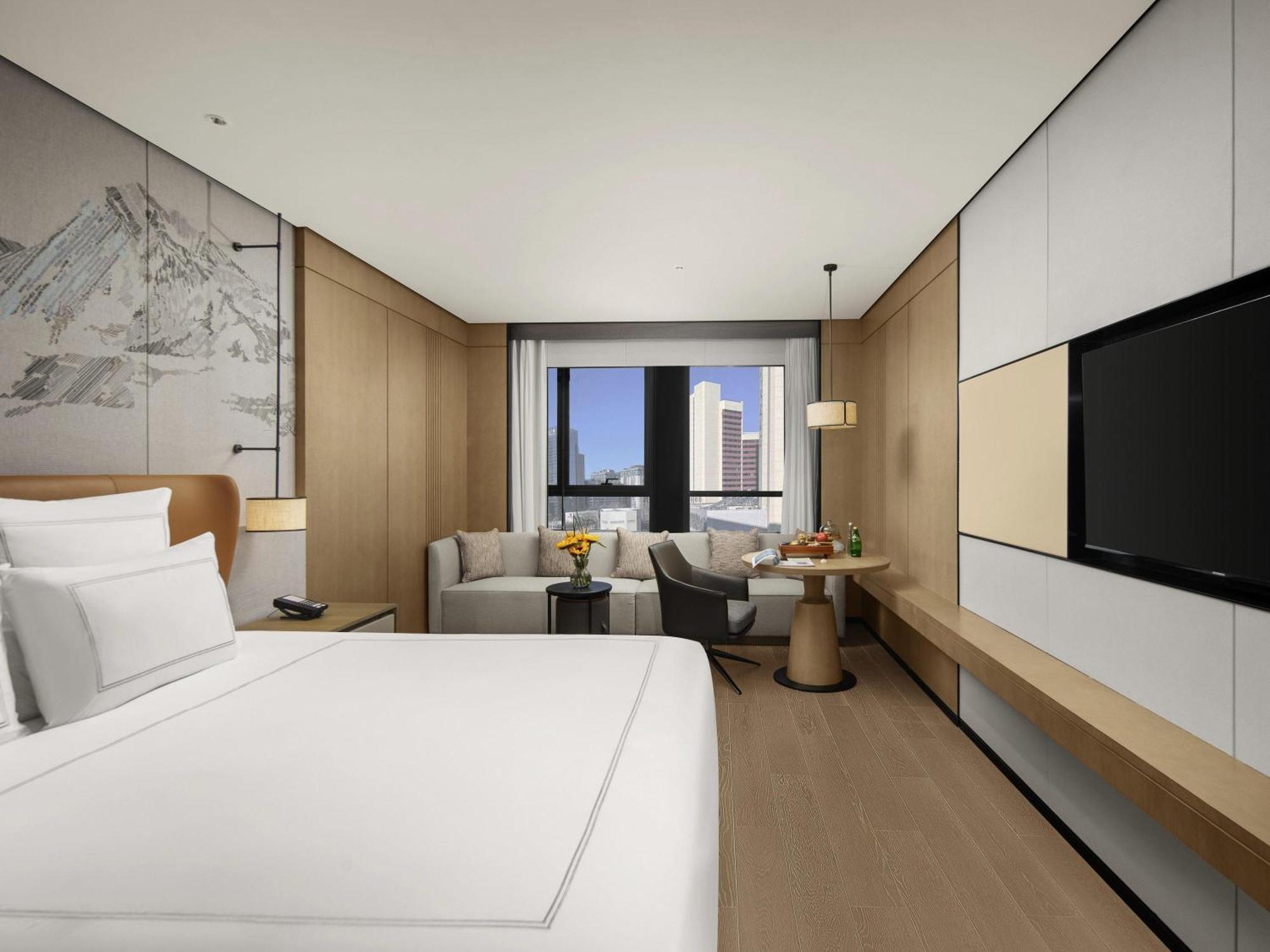 Swiss Executive King Room Lounge Access High Floor