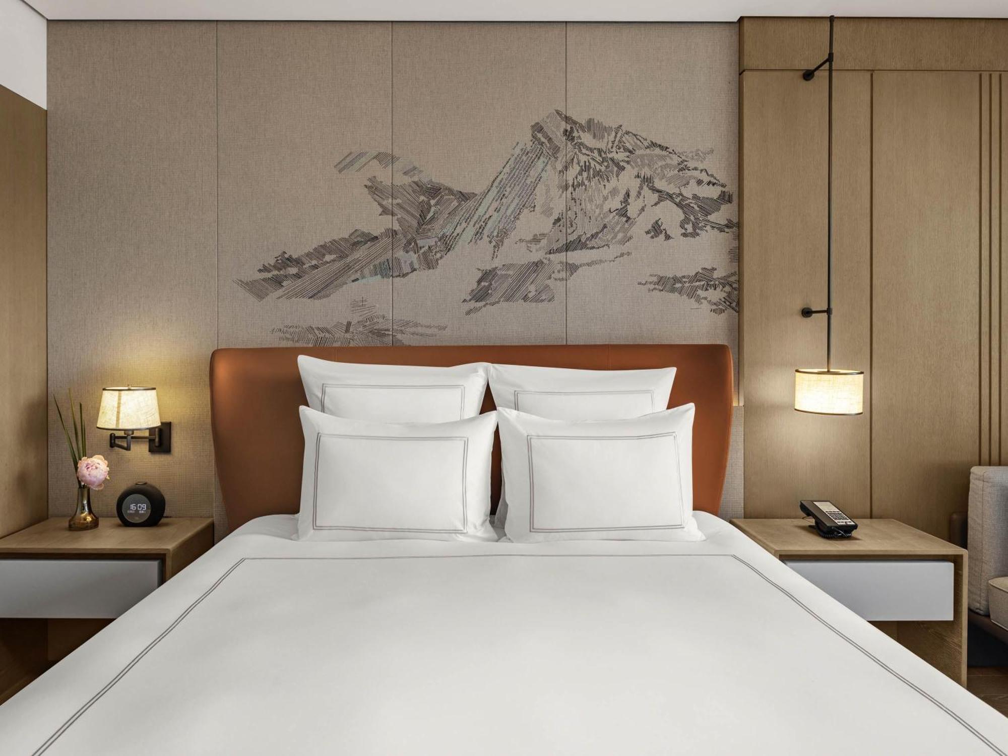 Swiss Executive King Room Lounge Access High Floor