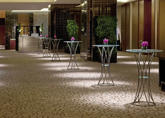 Hotel with pool: Sheraton Grand Beijing Dongcheng Hotel